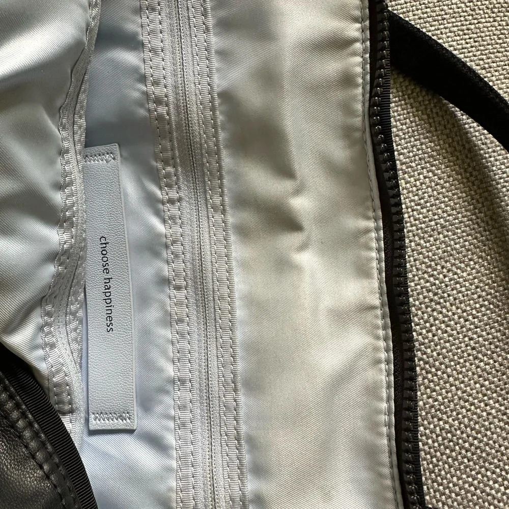 Lululemon tote - Picture 5 of 6